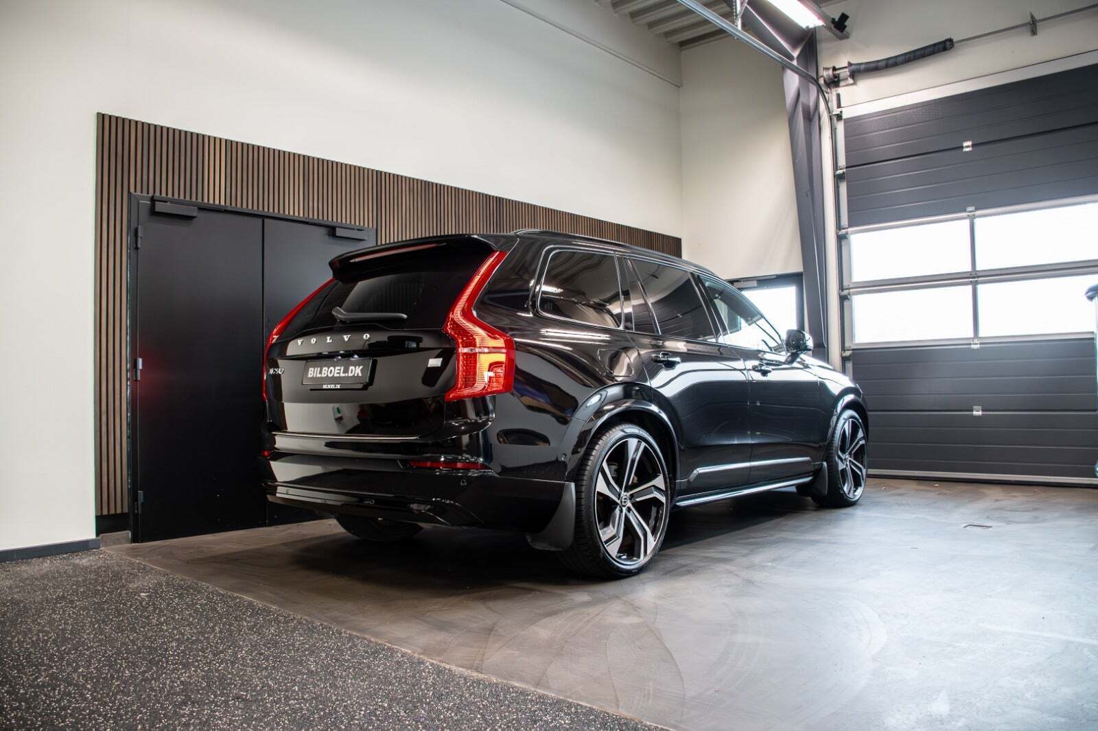 Sort Volvo XC90 fra 2022