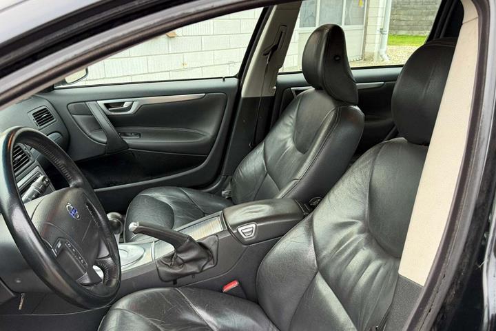 Sort Volvo V70 fra 2006
