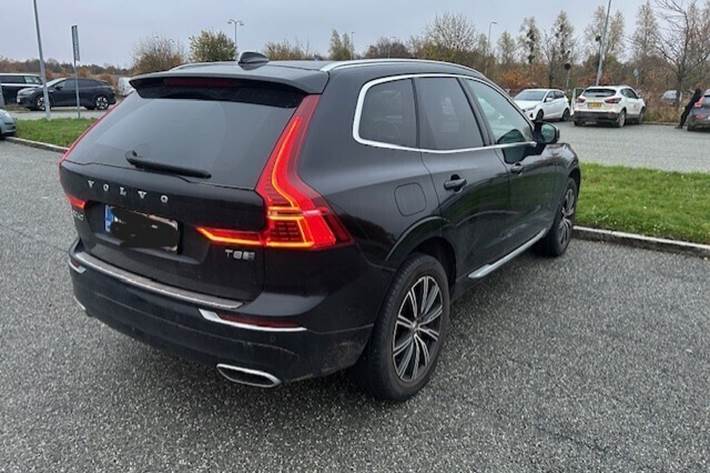 Sort Volvo XC60 fra 2019