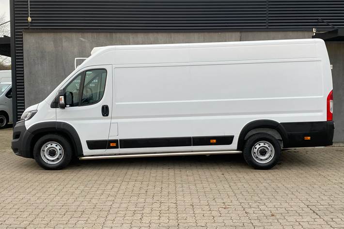 Hvid Fiat Ducato fra 2021