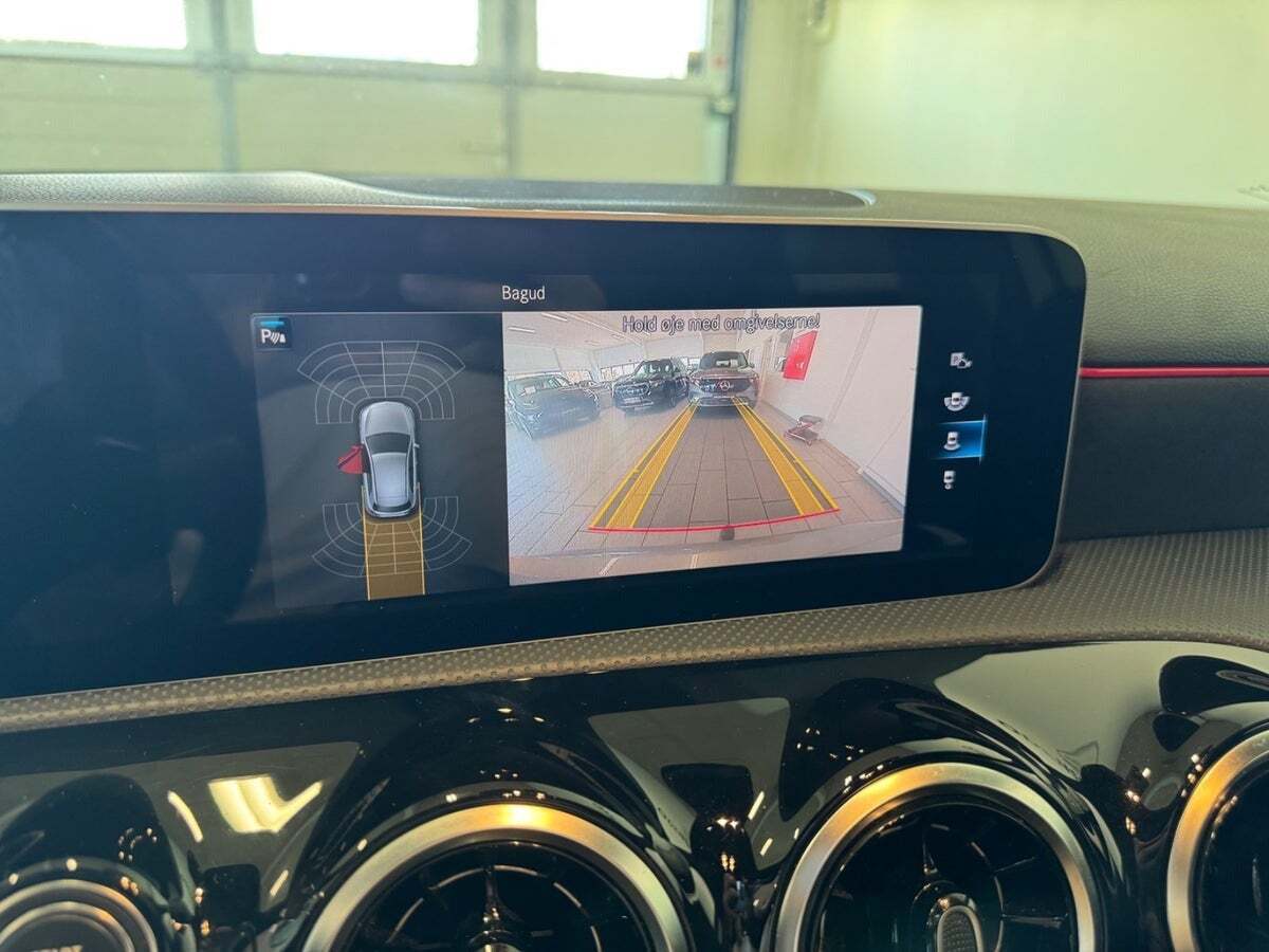 Orange Mercedes A200 d fra 2020