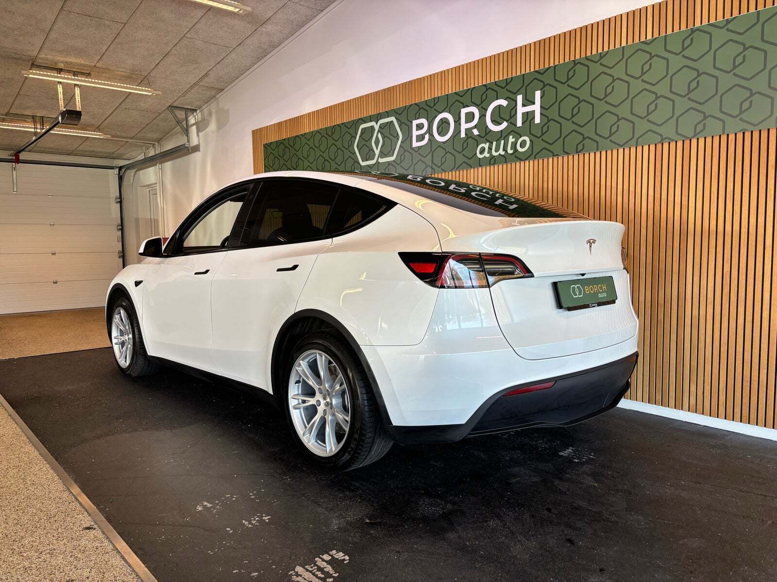 Tesla Model Y RWD
