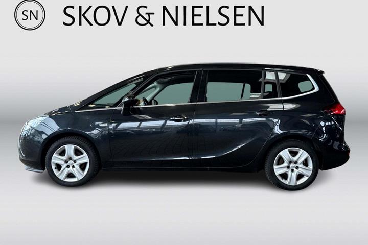 Sort Opel Zafira Tourer fra 2015