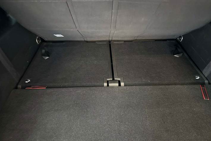 Sort Opel Zafira Tourer fra 2015