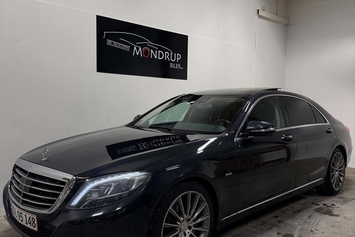 Blå Mercedes S350 fra 2014