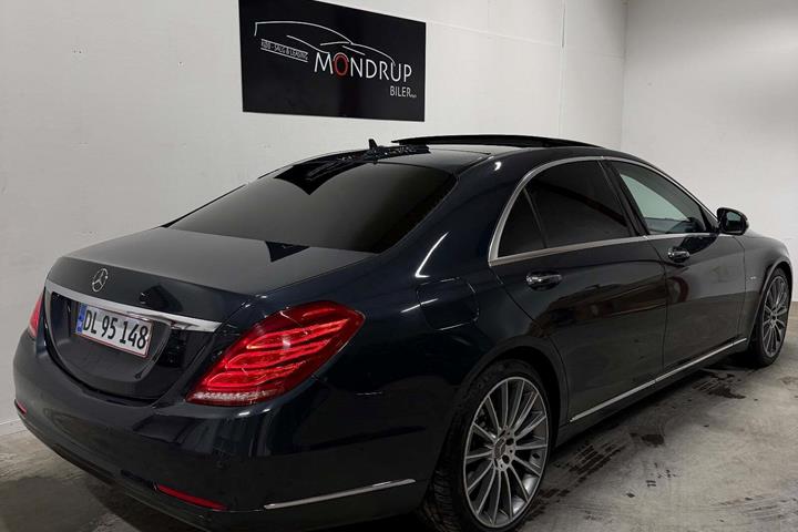 Blå Mercedes S350 fra 2014