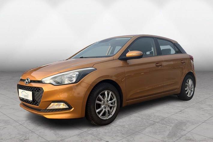 Gul Hyundai i20 fra 2015