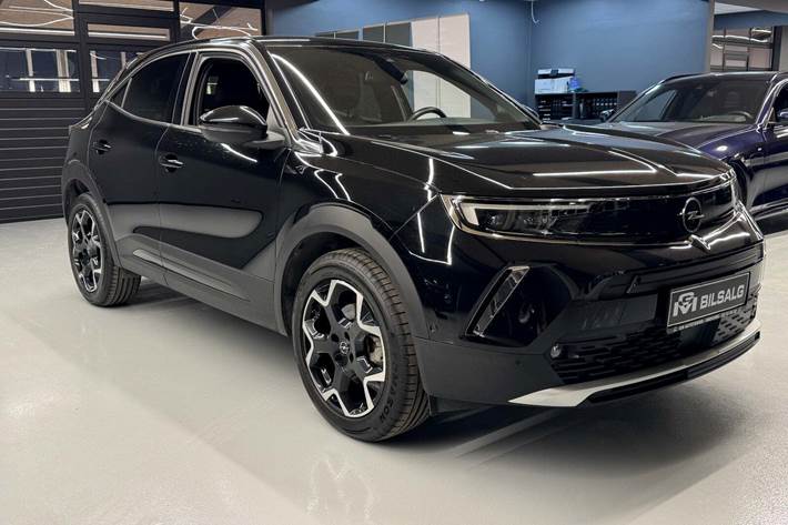 Sort Opel Mokka-e fra 2022