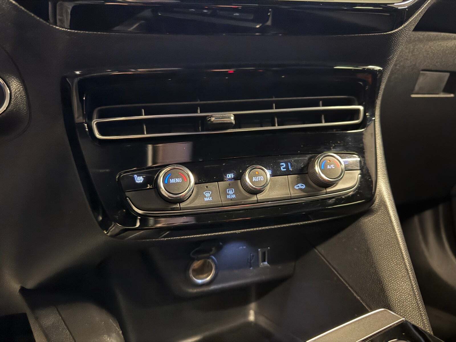 Sort Opel Mokka-e fra 2022