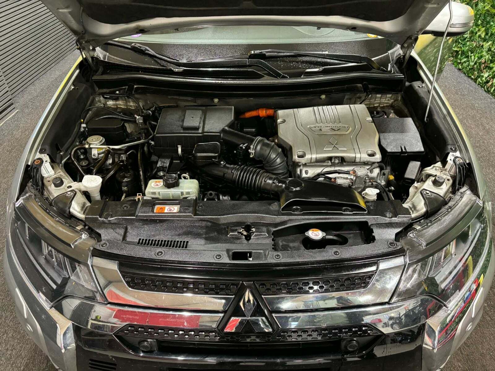 undefined Mitsubishi Outlander fra 2020