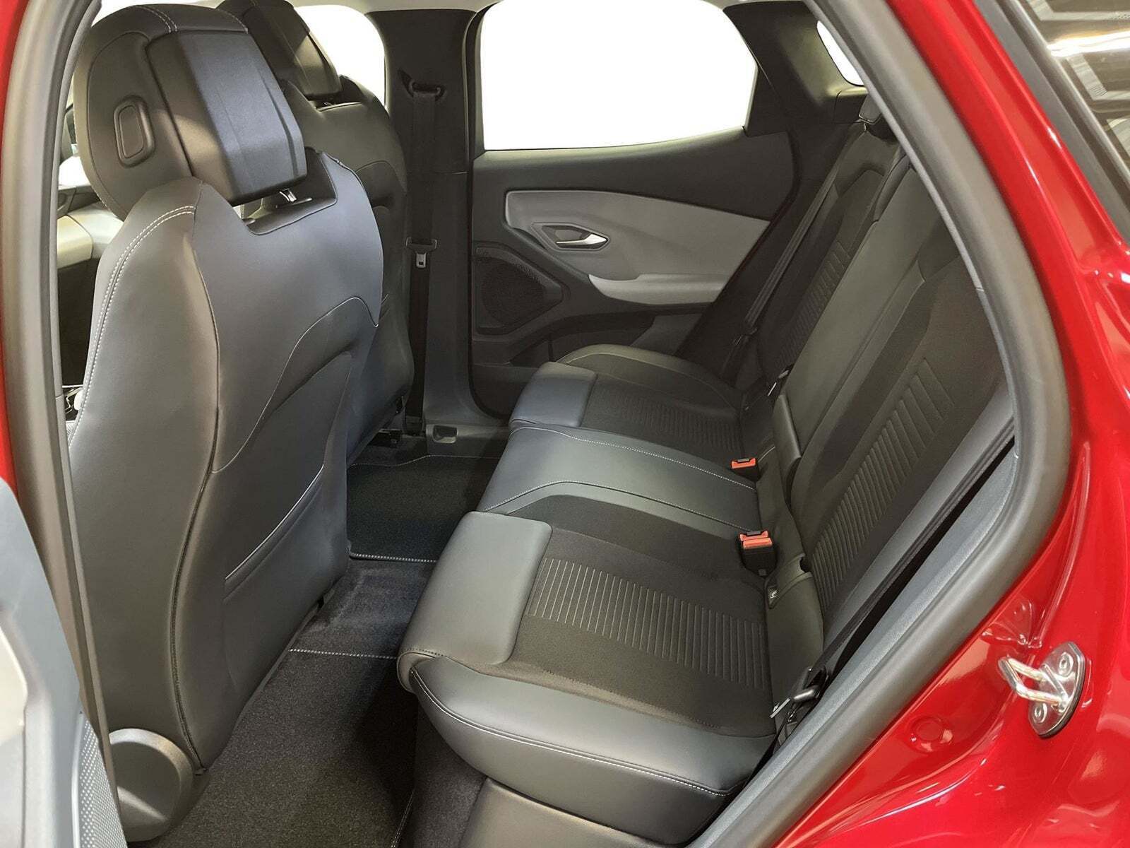 Ford Explorer 82 Premium Extended Range