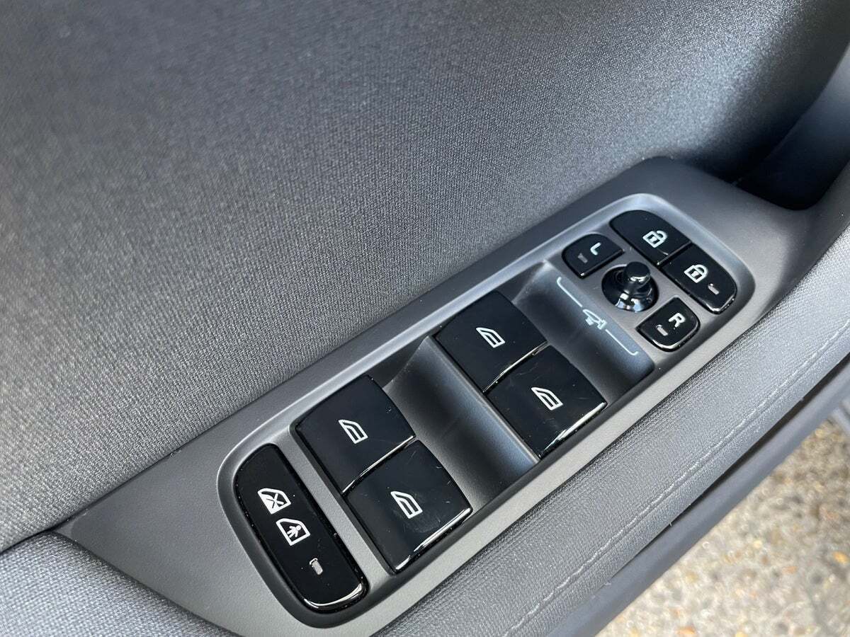 Blå Polestar 2 fra 2023