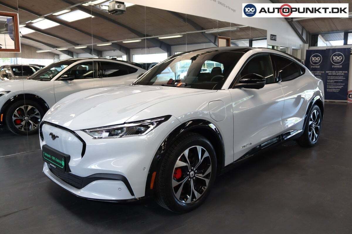 Ford Mustang Mach-E 75 Standard Range AWD