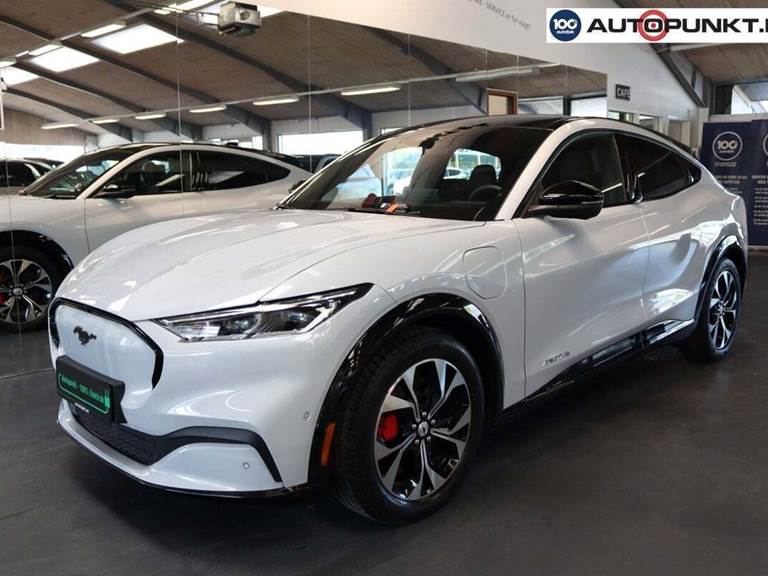 Ford Mustang Mach-E 70 Standard Range AWD