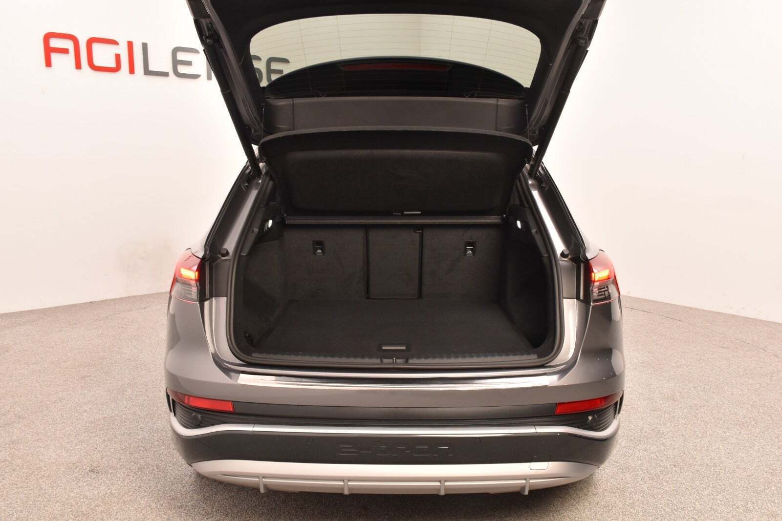 Grå Audi Q4 e-tron fra 2021