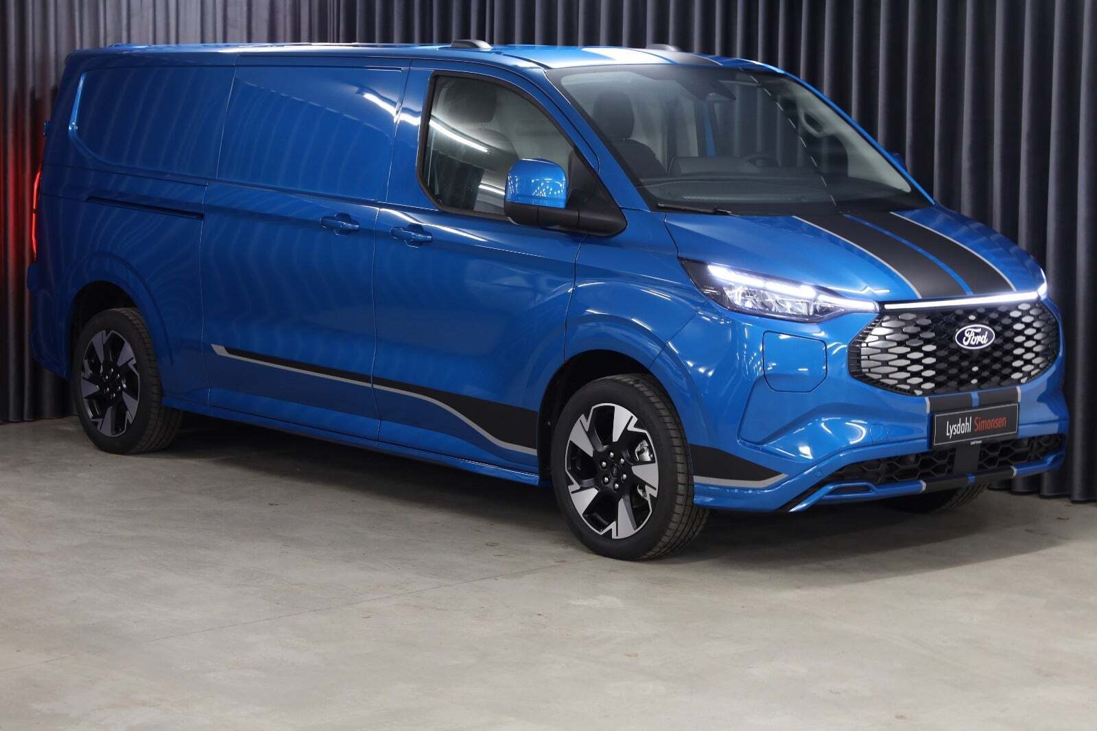 Ford E-Transit Custom 340L 64 Sport