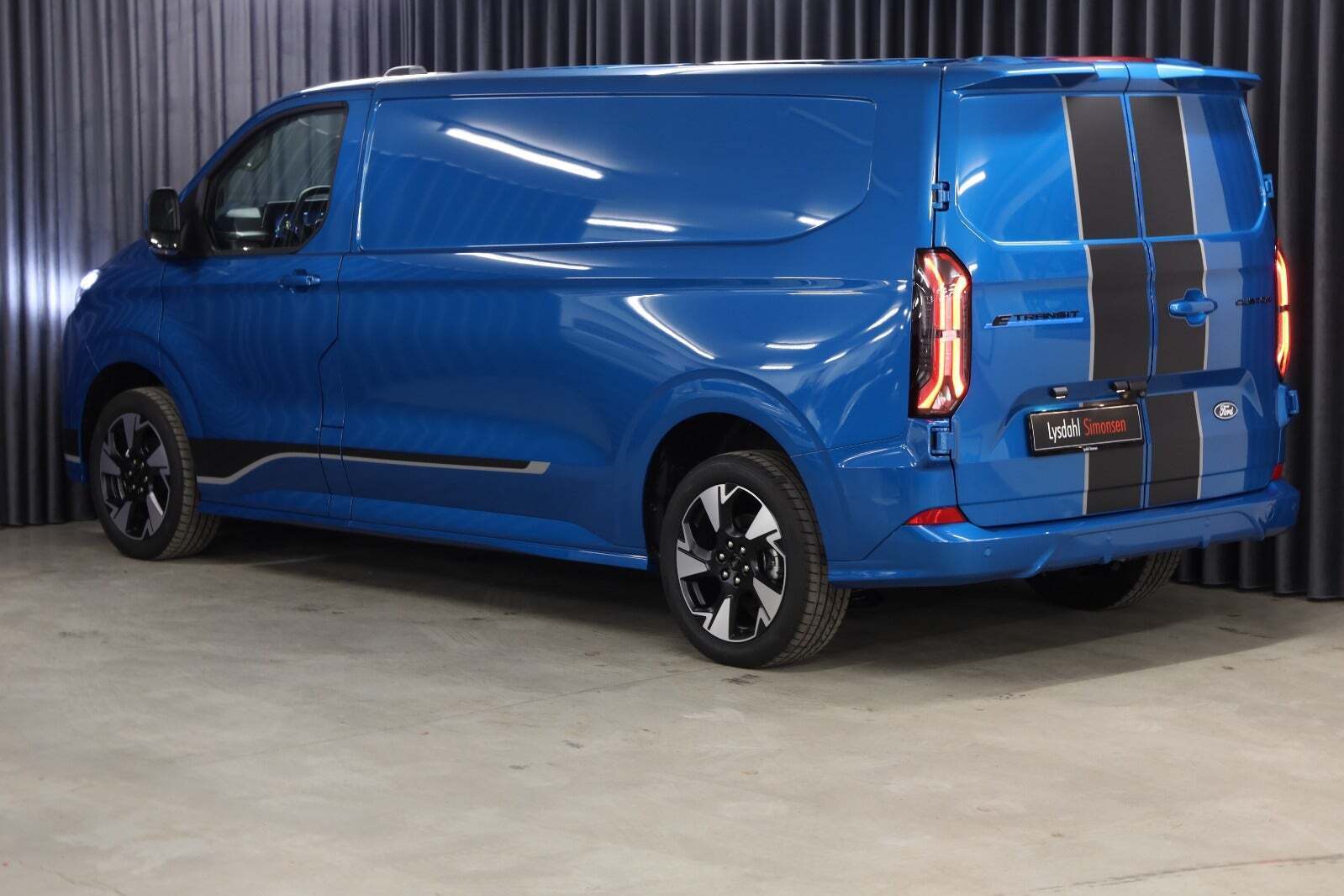 Ford E-Transit Custom 340L 64 Sport