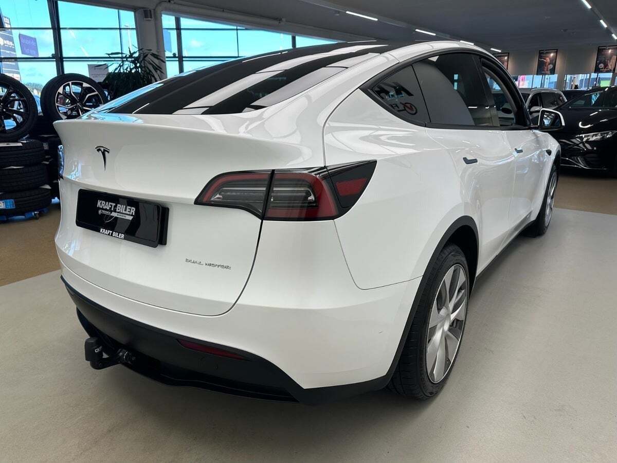 Tesla Model Y Long Range AWD
