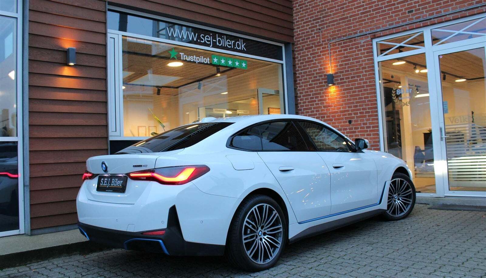 Hvid BMW i4 fra 2022