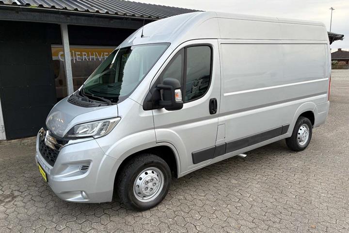 Sølv Citroën Jumper 33 fra 2015