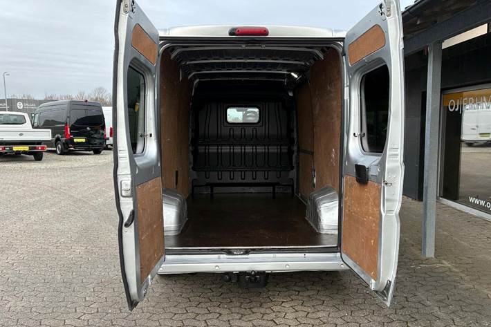 Sølv Citroën Jumper 33 fra 2015