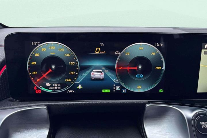 Grå Mercedes EQB250 fra 2023