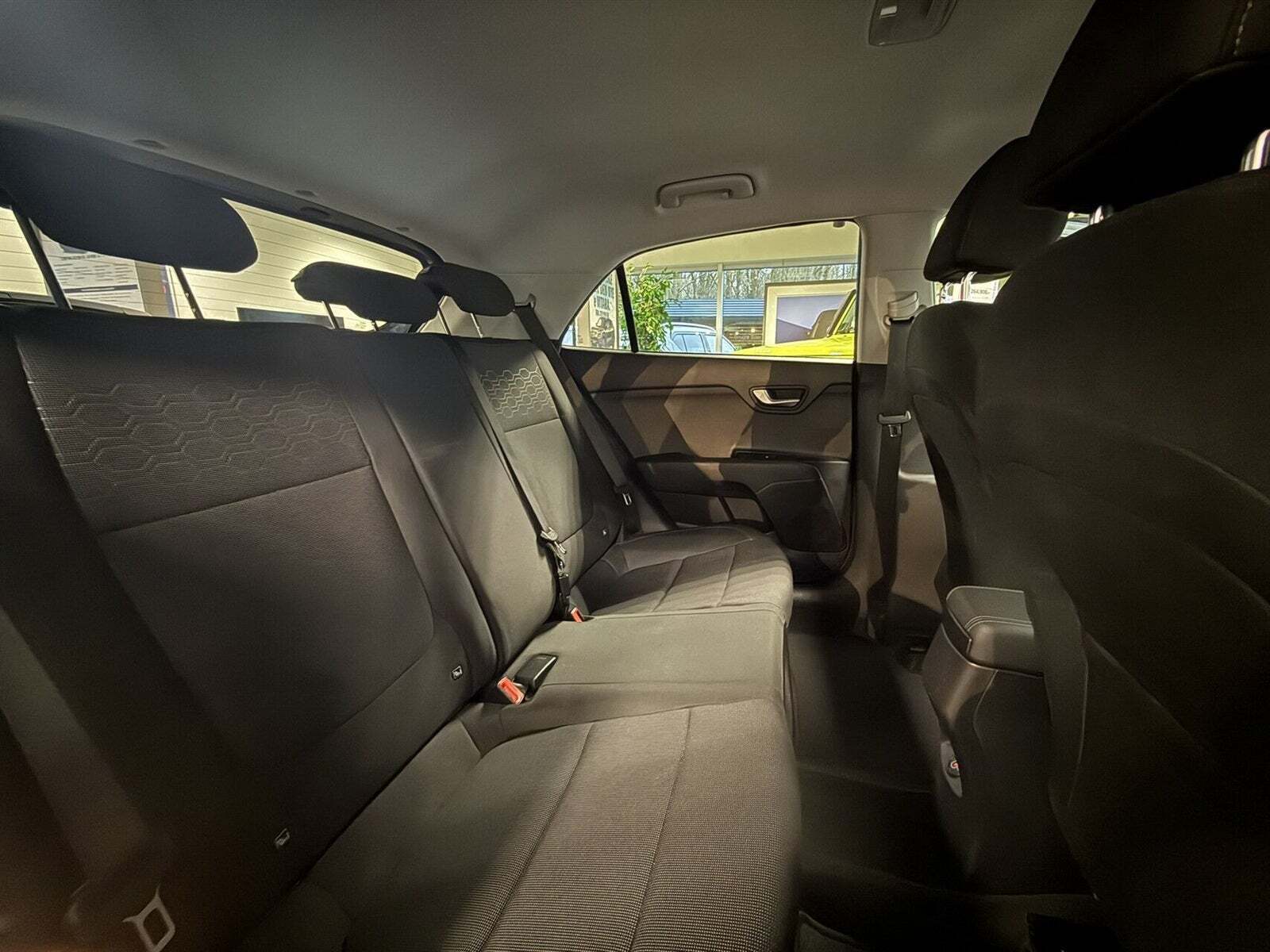 Blå Kia Rio fra 2023