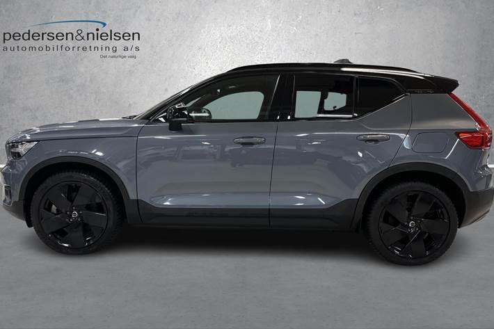 Grå Volvo XC40 fra 2021