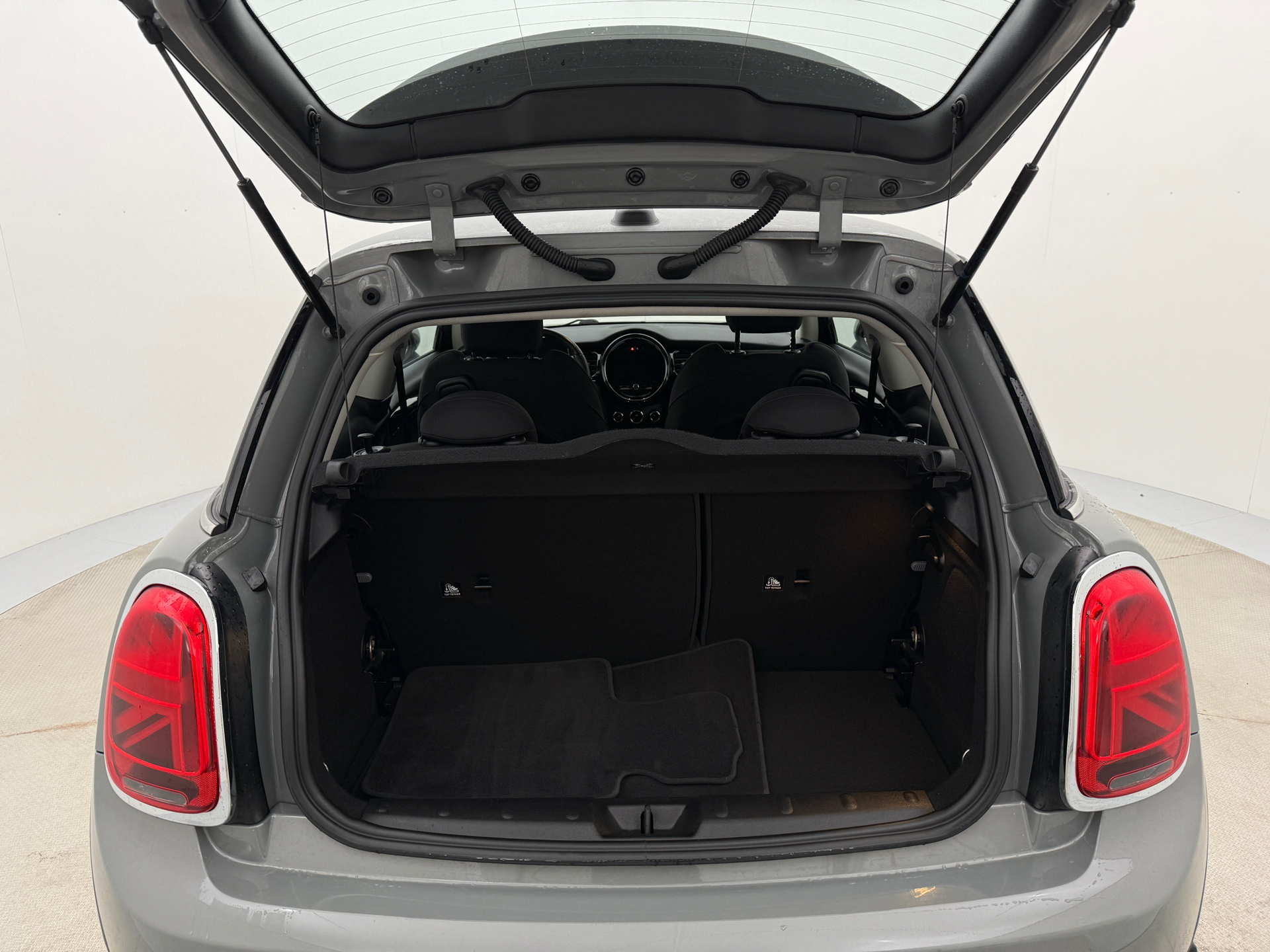 Grå Mini Cooper fra 2022