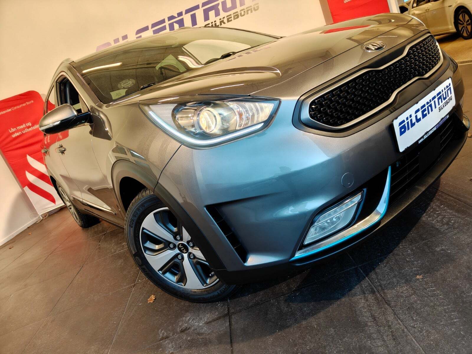 Grå Kia Niro fra 2018