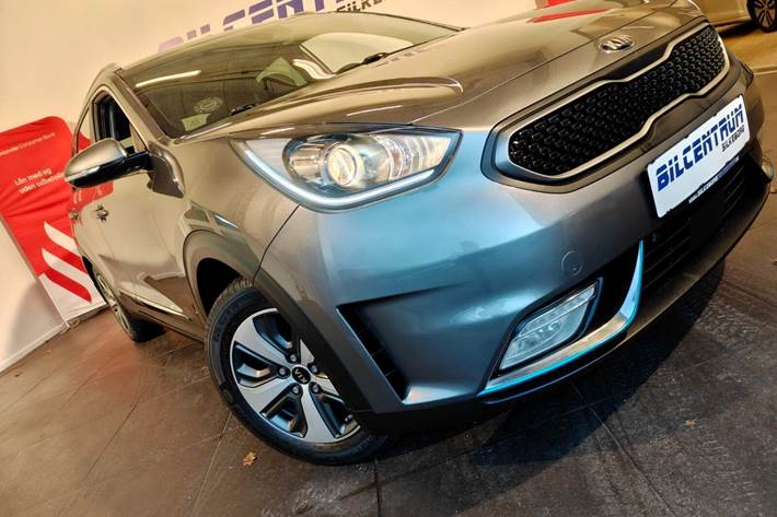 Grå Kia Niro fra 2018