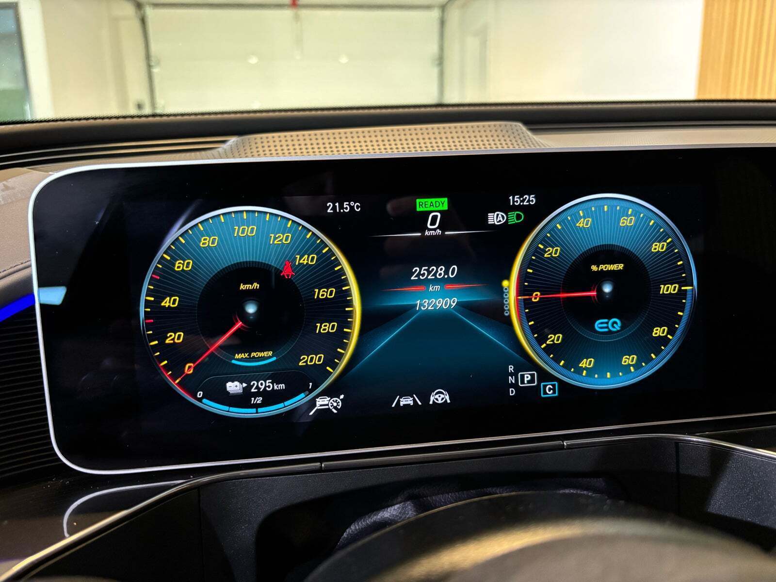 Sort Mercedes EQC400 fra 2020