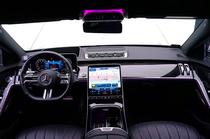 Gul Mercedes S580 e fra 2021