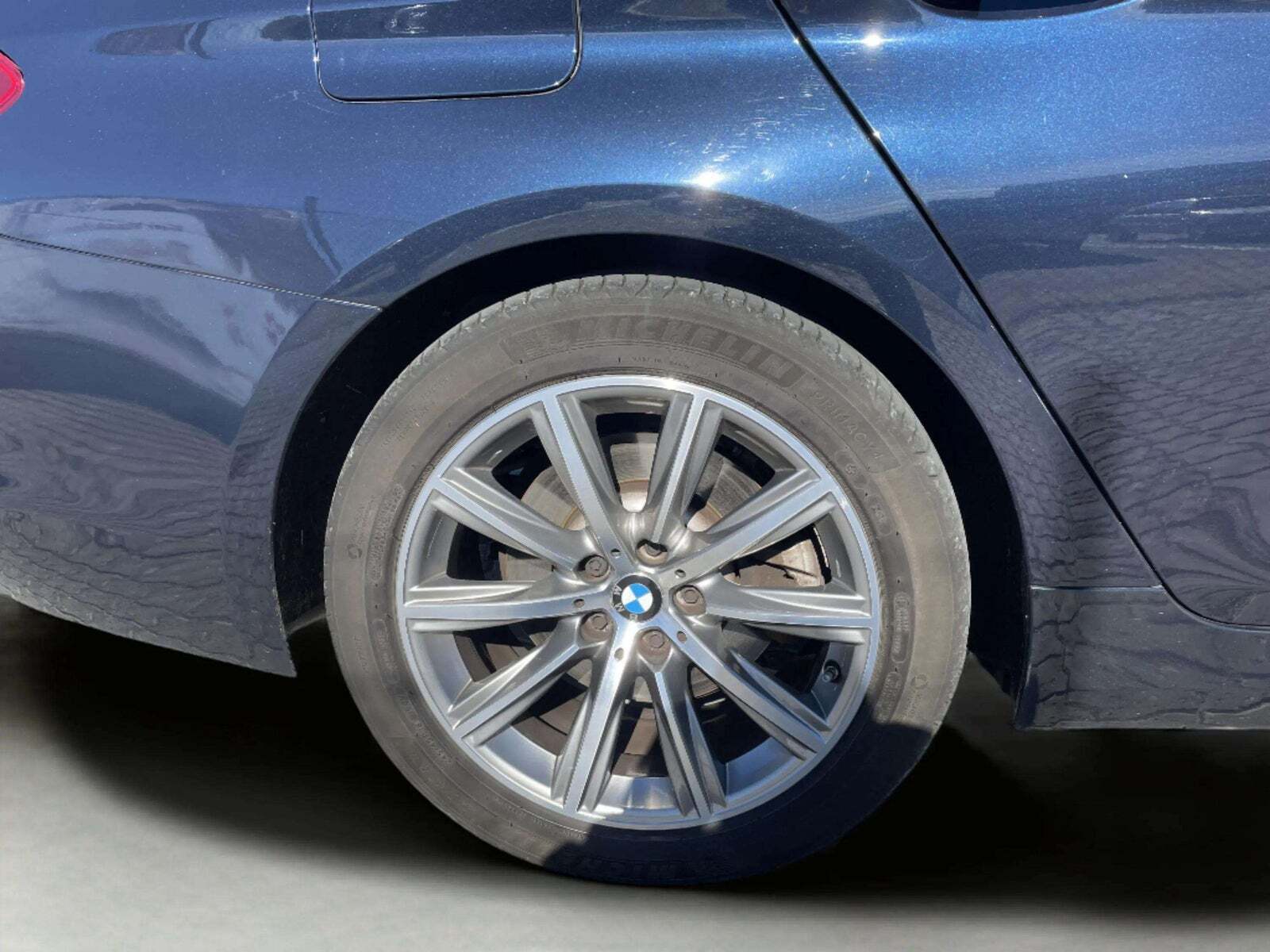 Blå BMW 520d fra 2019