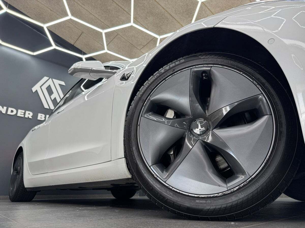 Tesla Model 3 Standard Range+ RWD