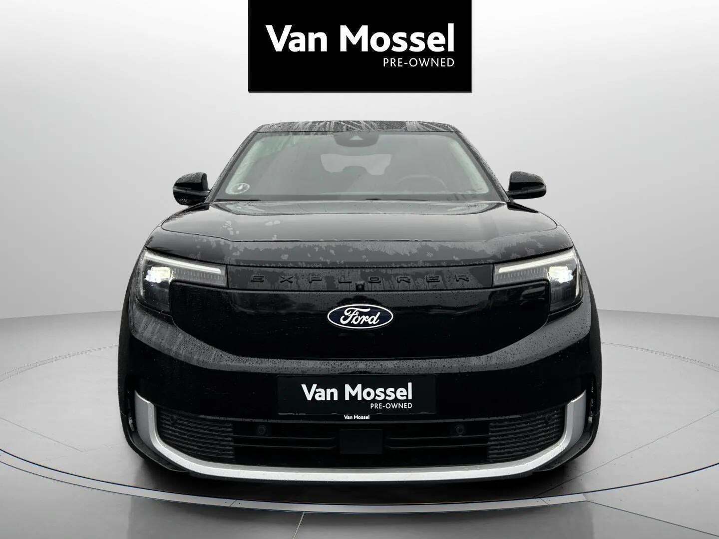 Ford Explorer 82 Select Extended Range