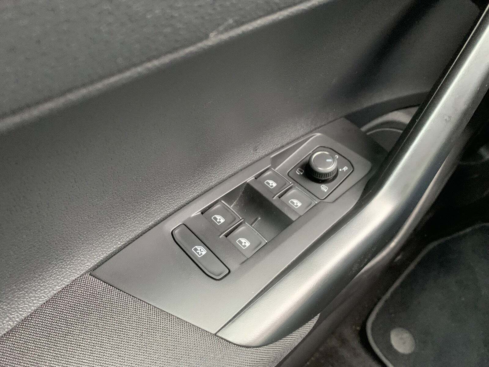 Grå VW Polo fra 2023