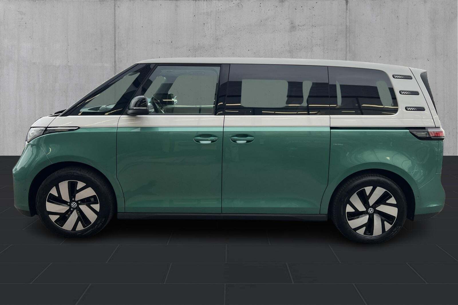 VW ID.Buzz 77 Pro SWB