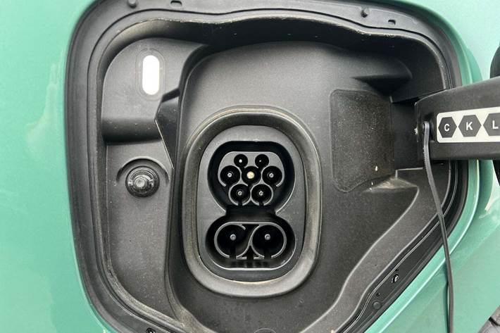 Grøn VW ID.Buzz fra 2024