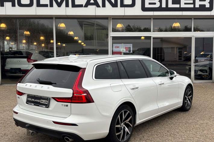 Hvid Volvo V60 fra 2020