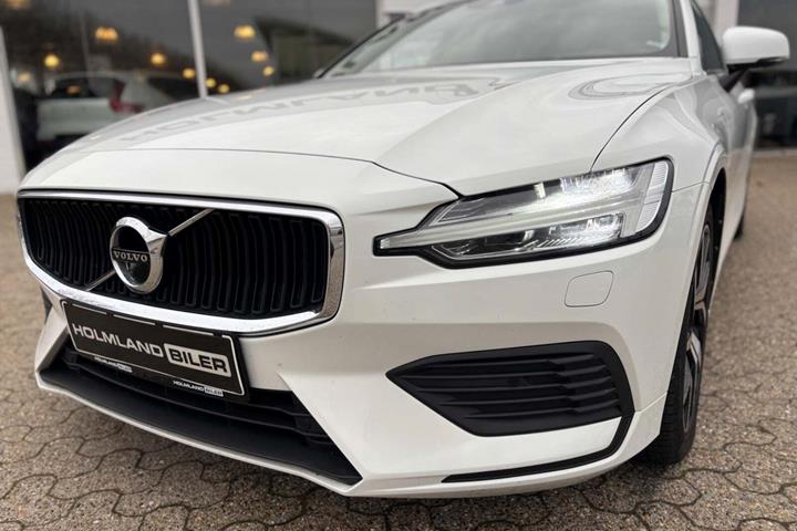 Hvid Volvo V60 fra 2020