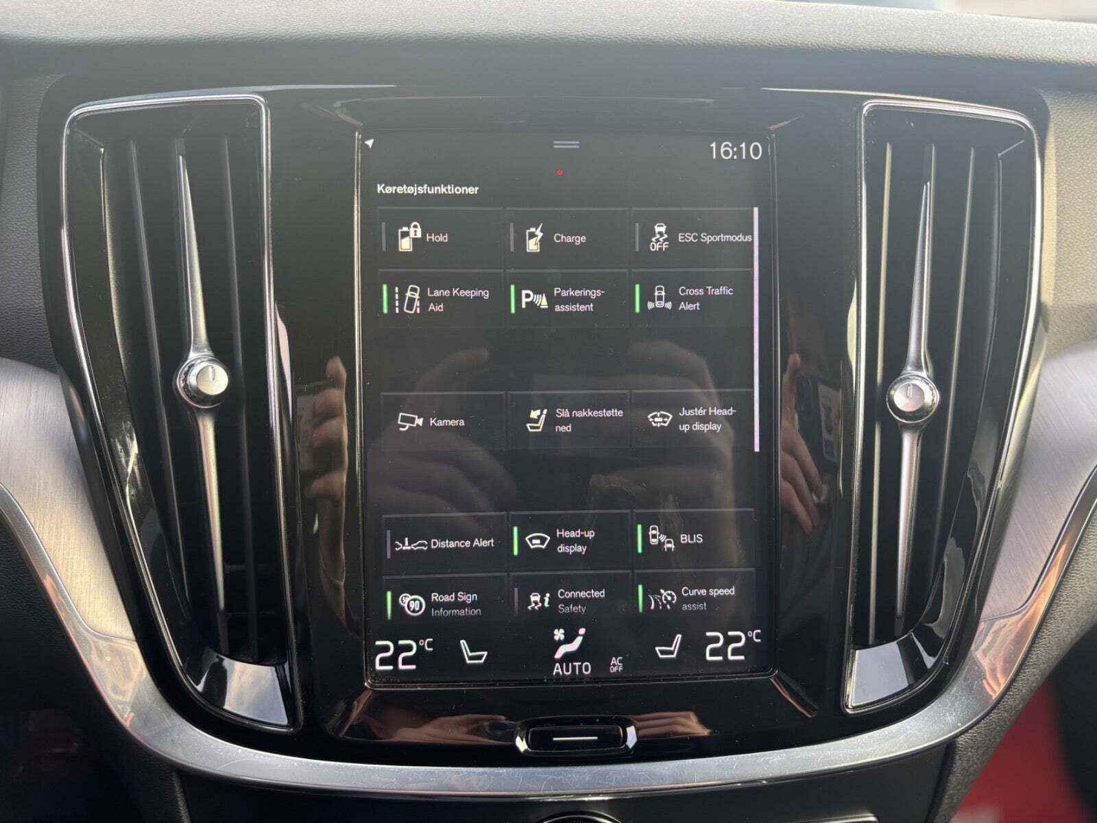Hvid Volvo V60 fra 2020