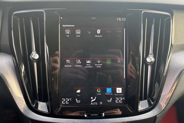 Hvid Volvo V60 fra 2020