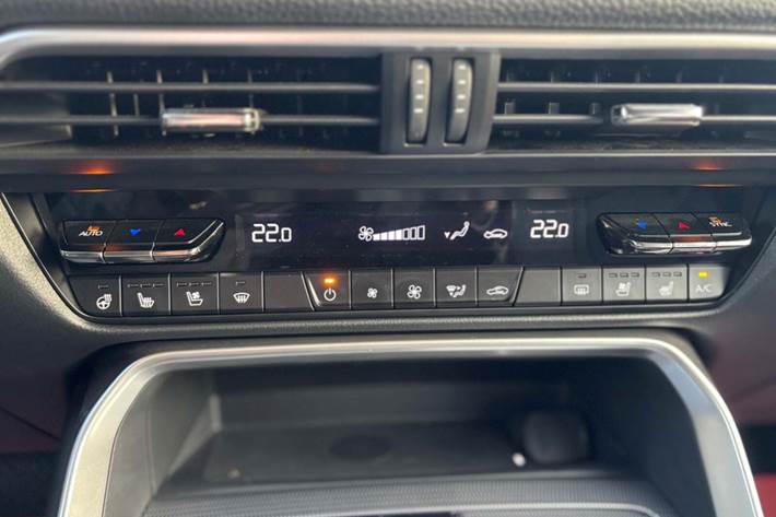 Grå Mazda CX-60 fra 2022