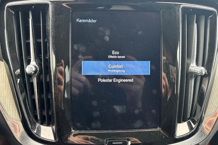 Beige Volvo V60 fra 2019