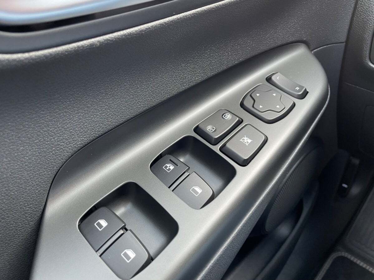 Grå Hyundai Kona fra 2023