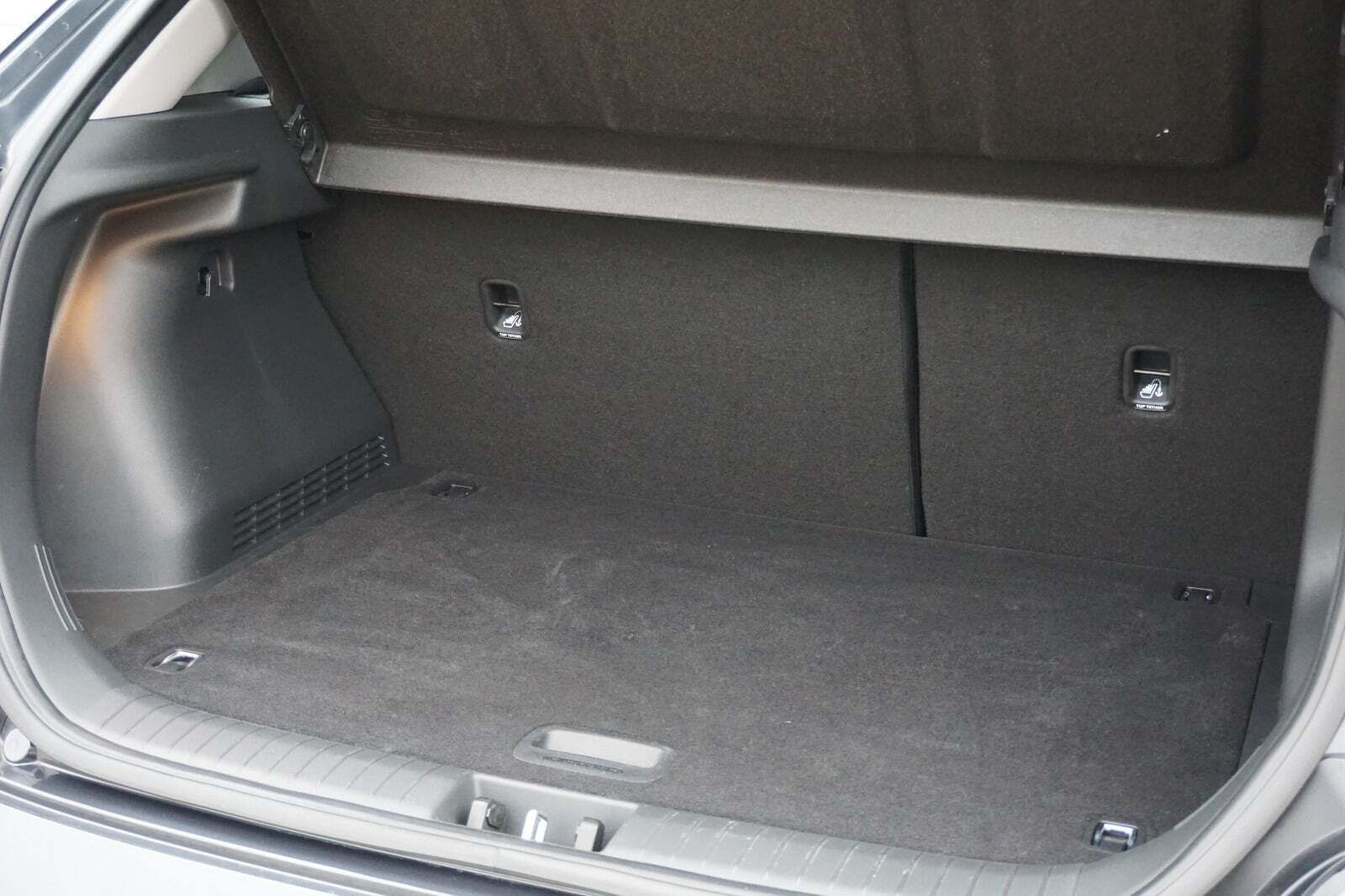 Grå Hyundai Kona fra 2022