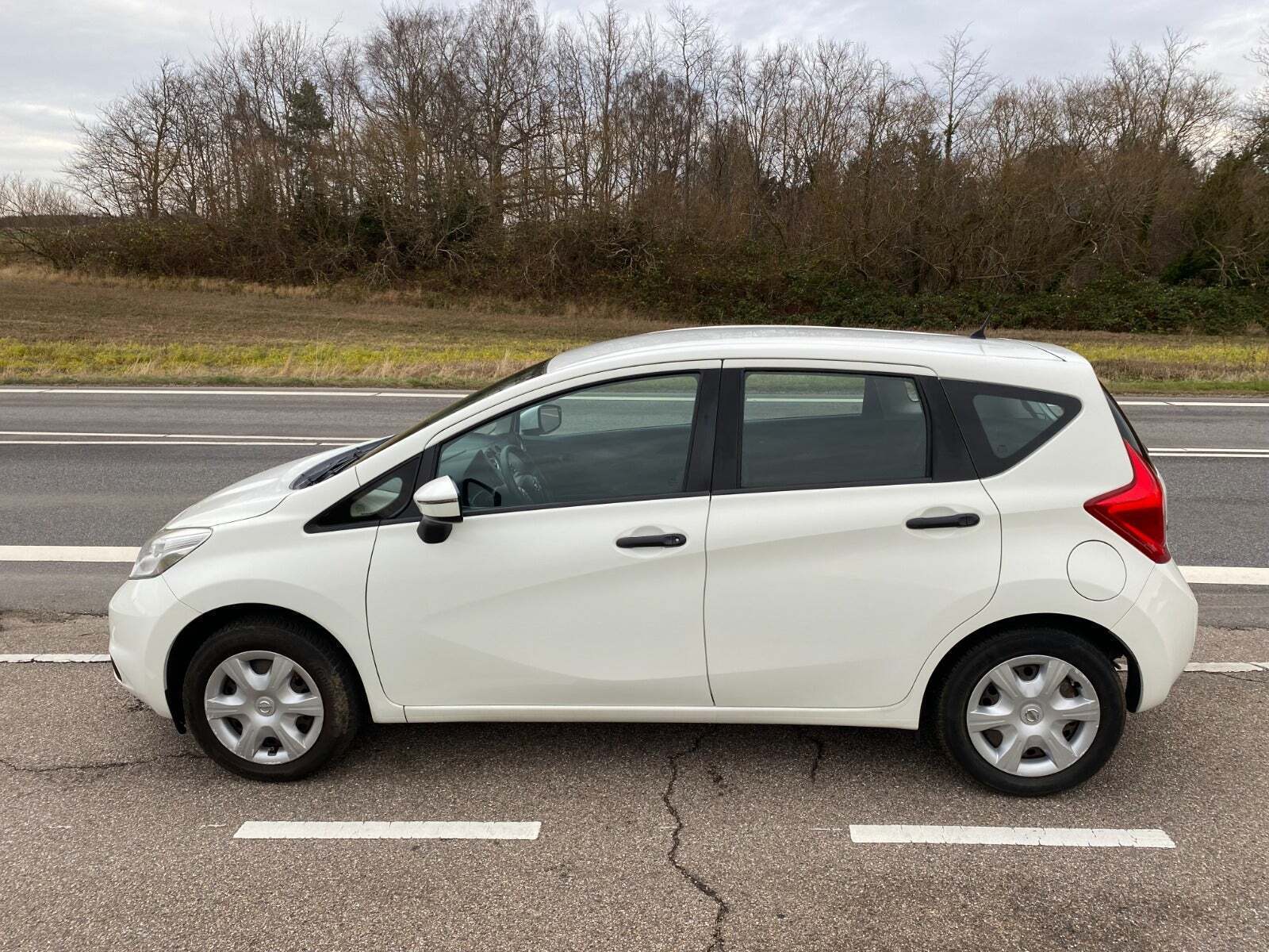 Hvid Nissan Note fra 2017