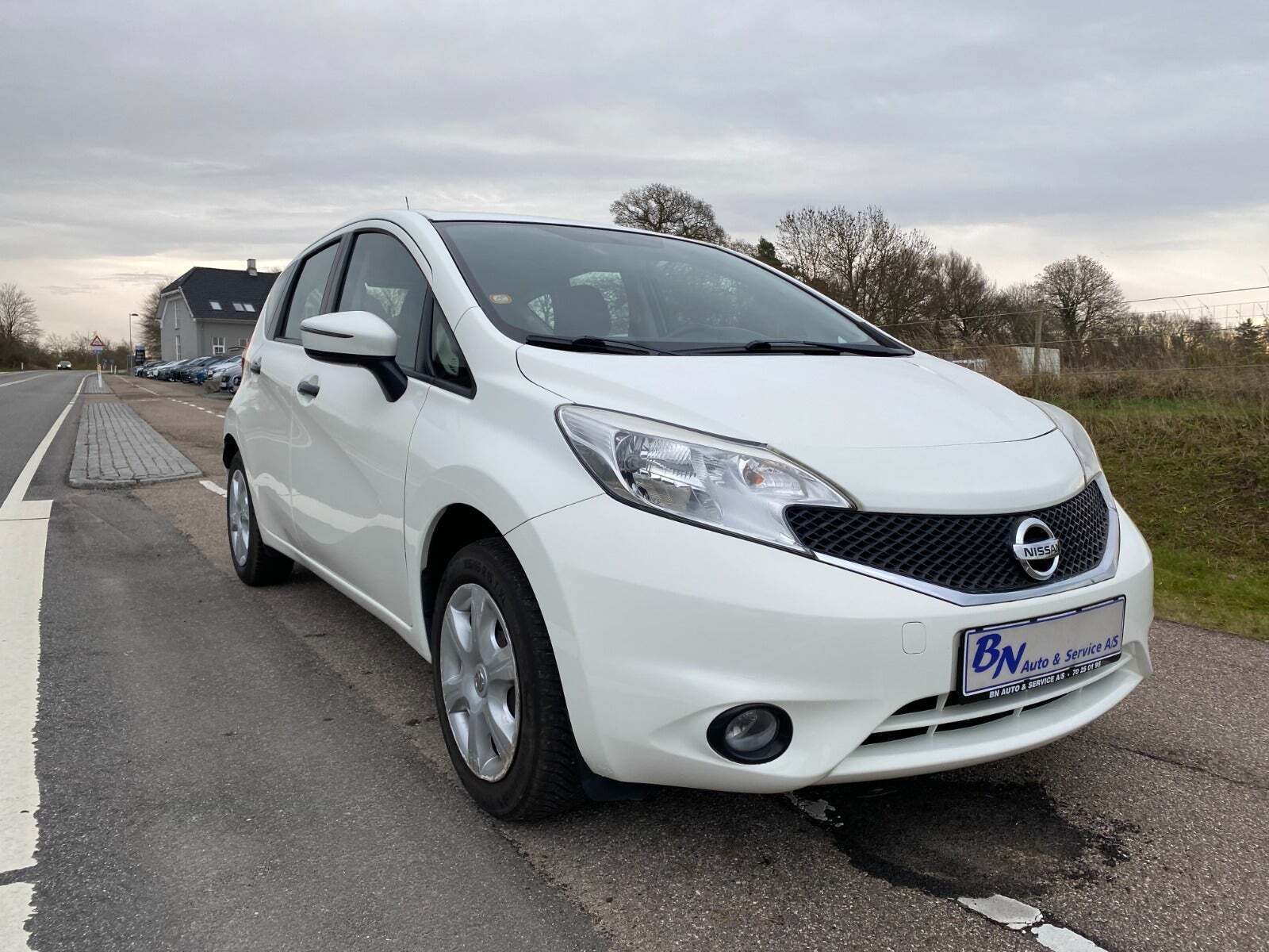 Hvid Nissan Note fra 2017