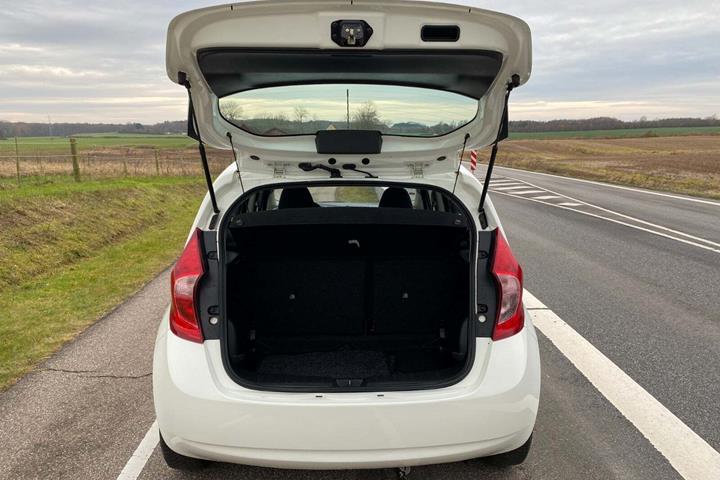 Hvid Nissan Note fra 2017